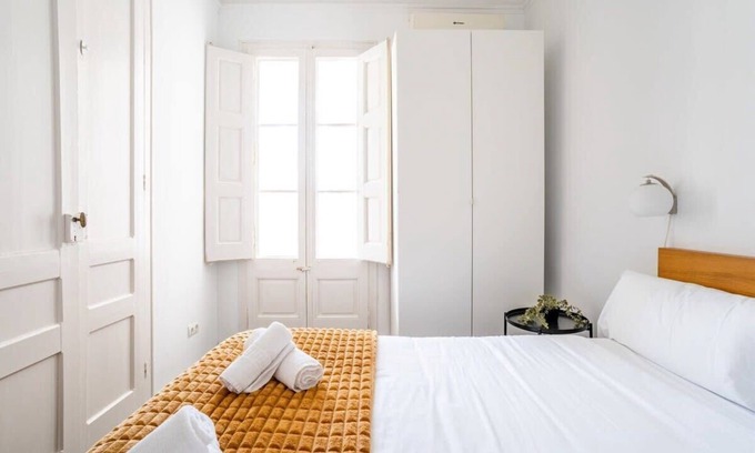 Esquerra de l'Eixample Apartment | Gran Vía Historic Catalan 4BD for Families
