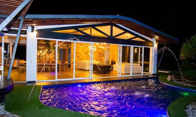 Llanogrande Villa | Gran Villa en Llano grande