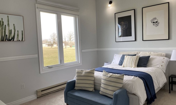 Halton Regional Municipality House | Grand 2-Bedroom Coach House in the Country