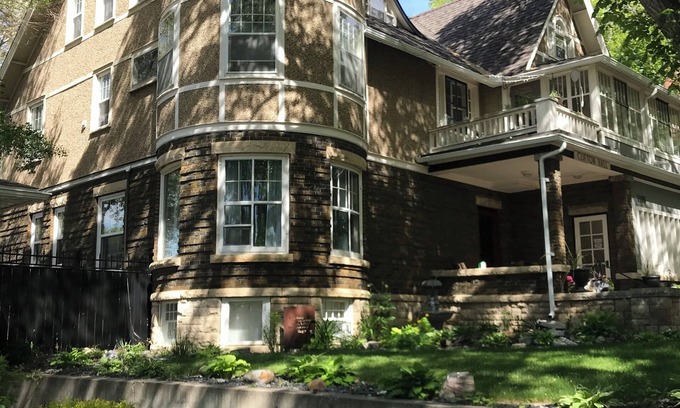 Moose Jaw Apartment | Grand 3 bdrm retreat in one of Moose Jaw’s most historic homes.