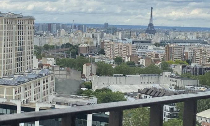 Chatillon Apartment | Grand Apartment views of the Eiffel Tower Eiffel