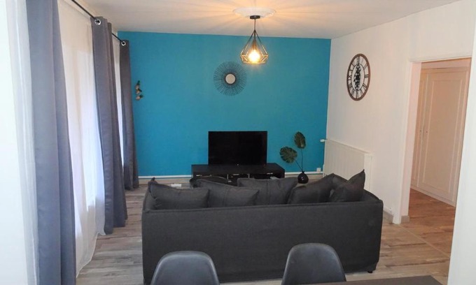 Montlucon Apartment | Grand appartement T3/T4 proche des berges du Cher