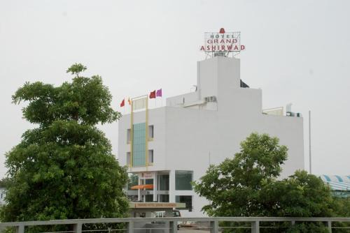 Bhopal Hotel | Grand Ashirwad Beacon