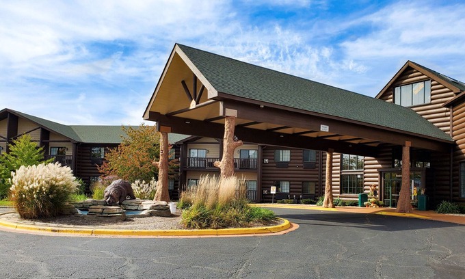 Oglesby Hotel | Grand Bear Resort at Starved Rock