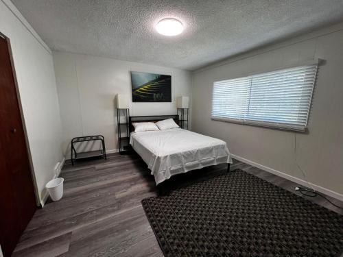 Downtown Niagara Falls House | Grand Bella Niagara 5BR 2BATH Close to Falls