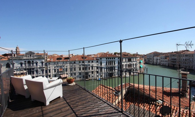 San Polo Apartment | Grand Canal Loft Terrace