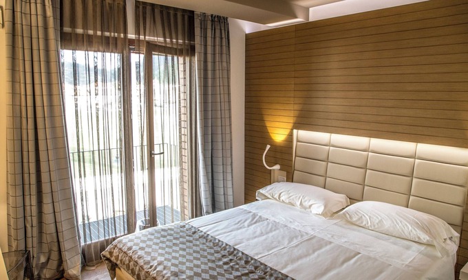 Rocca di Mezzo Hotel | Grand Chalet delle Rocche