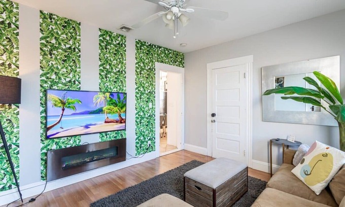 Fairfield House | Grand Fairfield Getaway- 5BR Fam-Friendly near I95&Shops - Spacious&Graciousnn