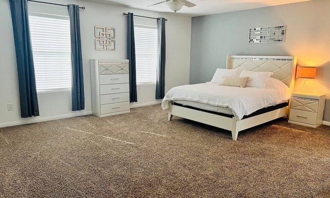 Temple House | Grand Family Escape - 1 minute from Water Park!