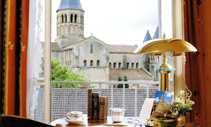 Paray-le-Monial Hotel | Grand Hotel de la Basilique