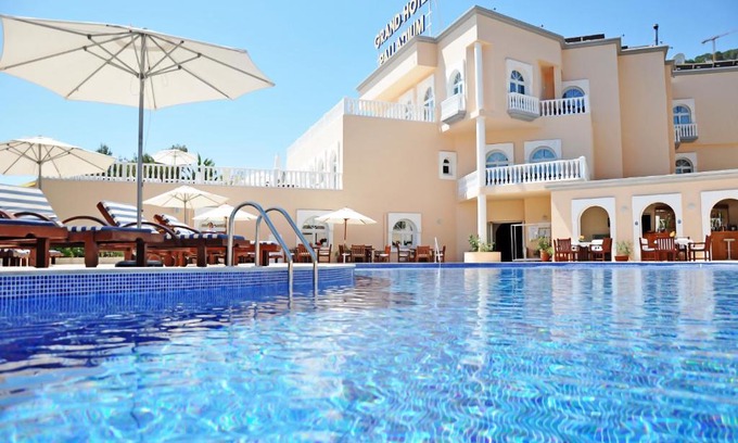 Siesta Hotel | Grand Hotel Palladium Santa Eulalia del Río