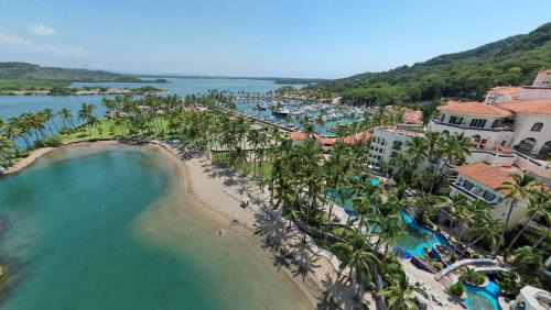 Isla Navidad Hotel | Grand Isla Navidad Golf & Spa Resort with Marina