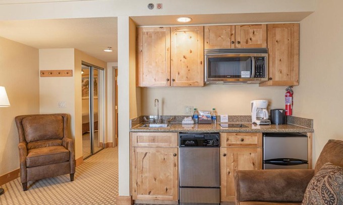 Crested Butte Apartment | Grand Lodge Condo in the Heart of Mt CB condo