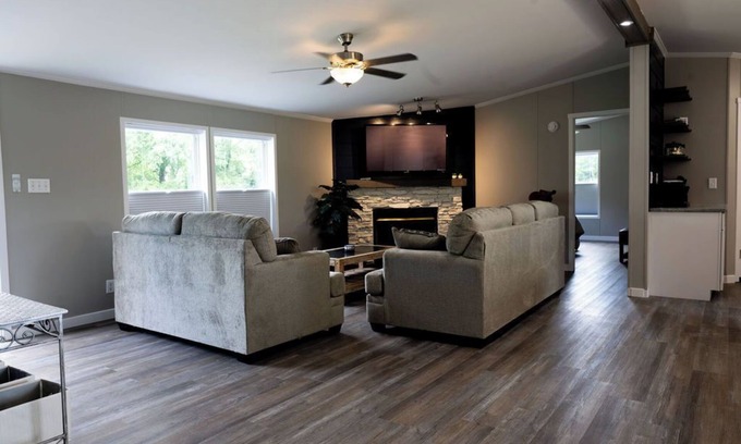 Sheridan House | Grand Park 2 miles away from Country Setting 4 Bedroom home on Monon Trailn.