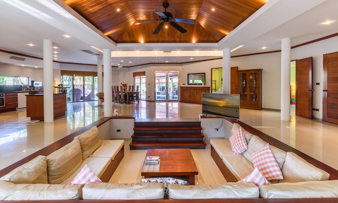 Nai Harn Villa | Grand Pool Villa in Nai Harn