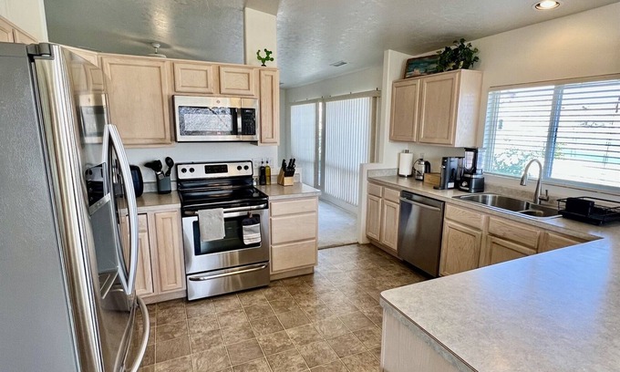 Prescott House | Grand Residence: Queen Suite