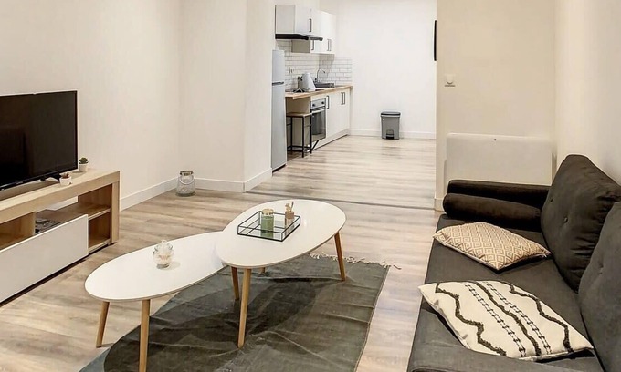 Saint-Quentin Apartment | Grand T2 spacieux gare centre-ville 2pers wifi