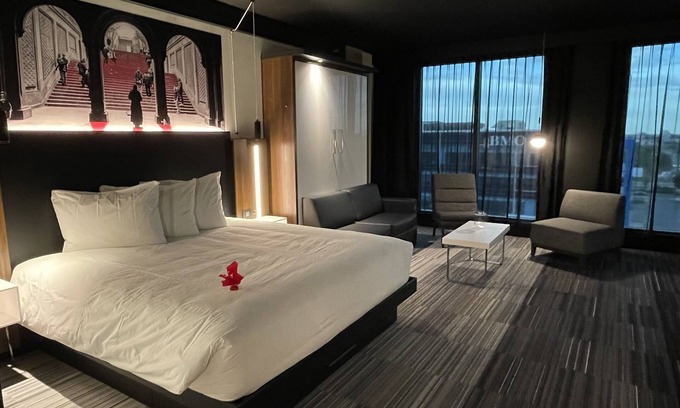 Laval Hotel | Grand Times Hotel Laval - Centropolis