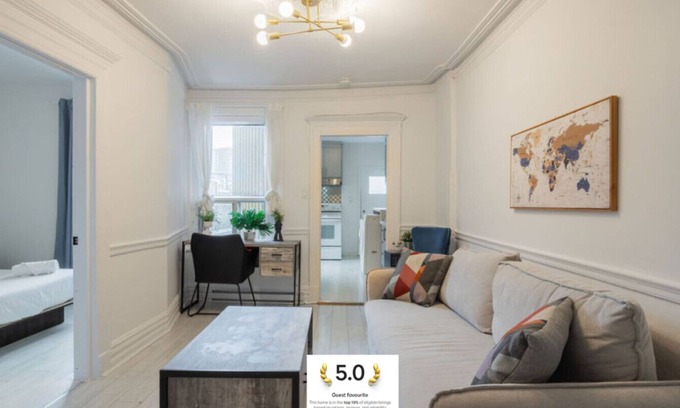 Griffintown Apartment | Grand Urban | 4BR Luxe Loft in Griffintown