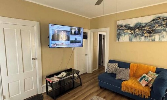 Worcester Apartment | Grand Worcester Getaway! Pets Welcome! Comfortablenn