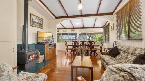 Bellara House | Grandads Beach House