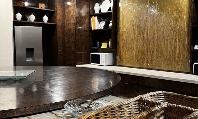 Vitry-sur-Seine House | Grande Maison à Paris ou Tout Comme