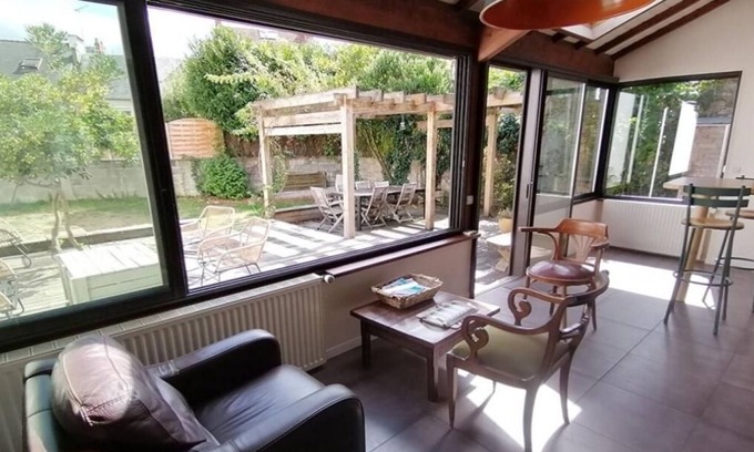 Cholet House | Grande Maison Dans le Centre Ville, Parking, à 15 min du Puy du Fou