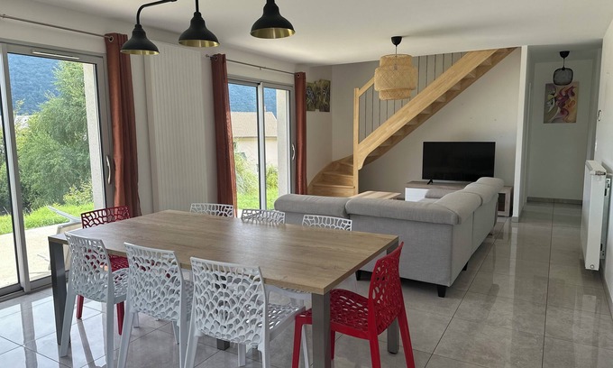 Pierrefitte-Nestalas House | Grande Maison de Village Idéale Pour se Retrouver en Famille ou Entre Amis