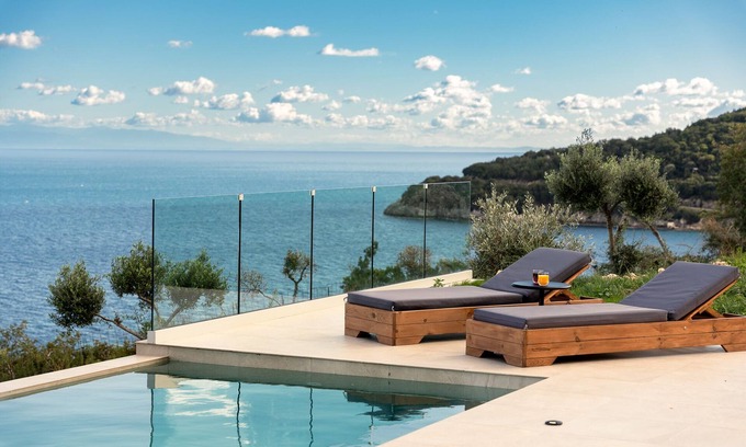 Eleios-Pronnoi Villa | Grandpa Villa