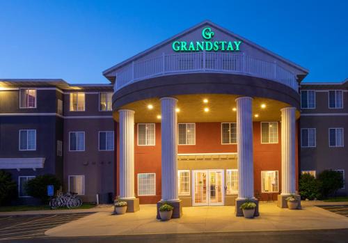 Ames Hotel | GrandStay Hotel & Suites Ames