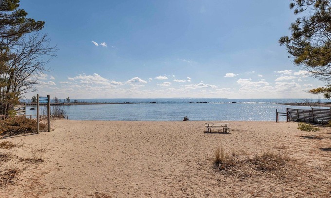 Tiny House | Grandview Family Beach House w/Hot Tub, Sauna & Sandy Beaches Steps Away!