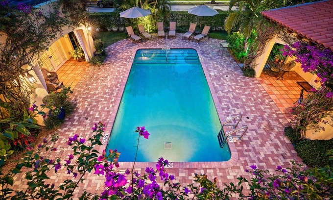 Flamingo Parks Bed & Breakfast | Grandview Gardens