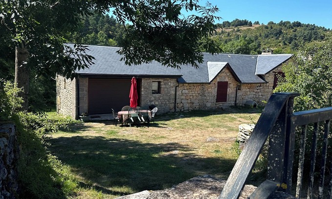 Laval-du-Tarn Other | Grange aux rougequeues Gîte 1