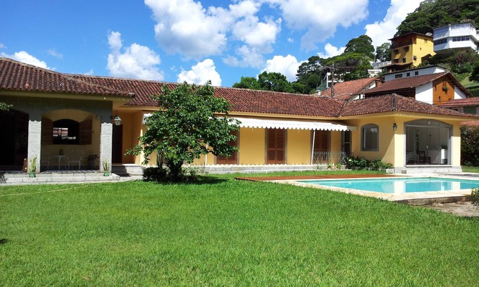 Teresopolis House | Granja Comary land FLAT WITHOUT stairs Gourmet area with barbecue 17 people
