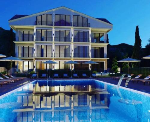 Ezine Hotel | Grape Hotel
