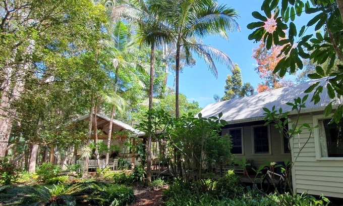 Grassy Head House | Grassy Head Schoolhouse: Secluded Cottage By the Sea