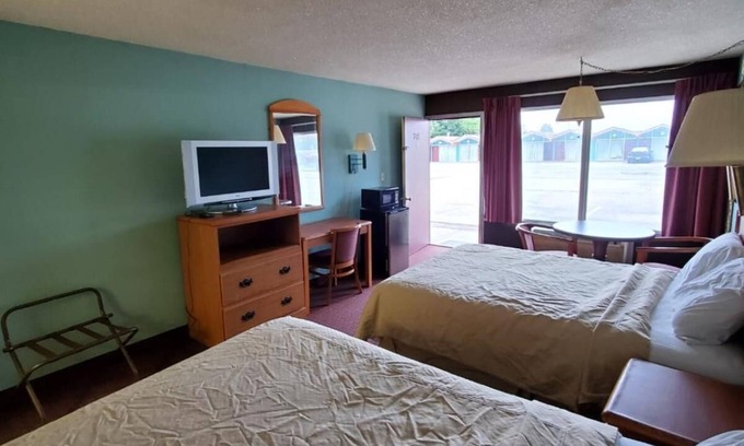 West Frankfort Hotel | Gray Plaza Motel