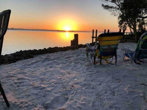Englewood Villa | Great After Milton-gorgeous Waterfront! Io