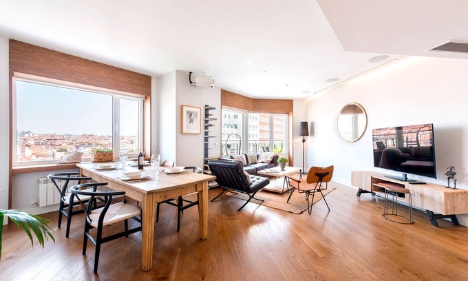 Moncloa - Arguelles Apartment | Great apartment in Torre Madrid. Plaza España