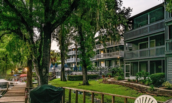 Dunnellon Condo | Great condo in Withlacoochee riverfront community - pool & hot tub access