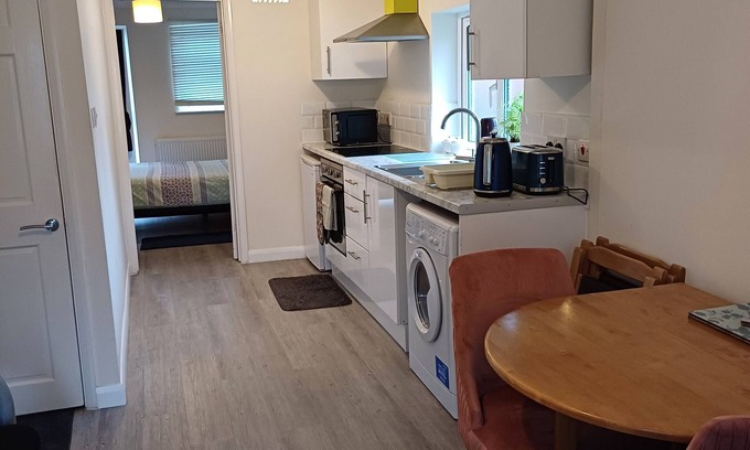 Beddington South House | Great connection to London Victoria and London Bridge