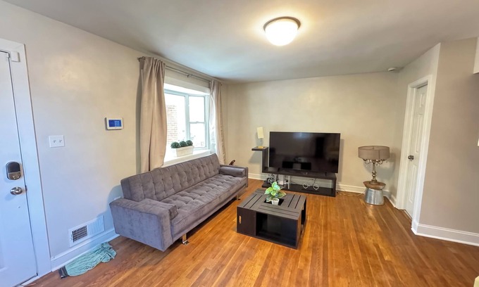 Washington House | Great COZY Entire House in DC with Easy Parking