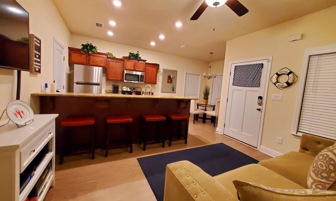 South Pensacola Cottage | Great Downtown Location for Couples & Families
