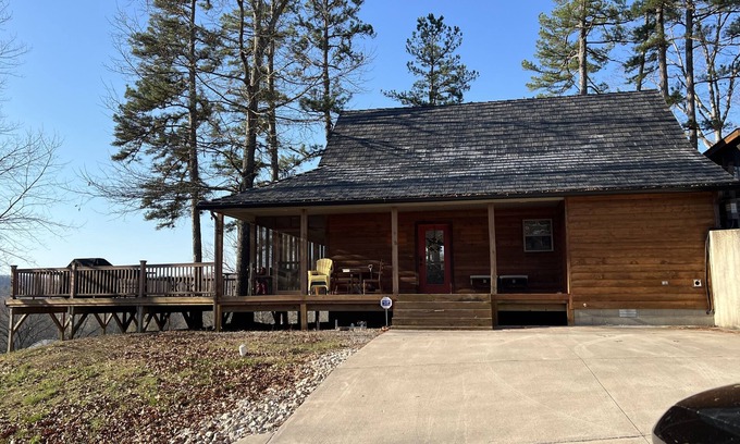 Van Buren Cabin | Great Eclipse Cabin. With River Views