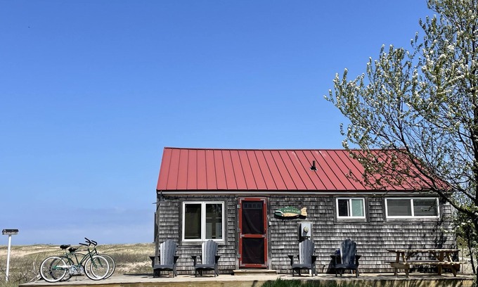 Grand Marais House | Great Escape - Unplug in newly renovated cottage on Lake Superior beach