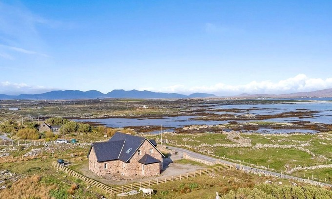Ballyconneely House | Great family house, near numerous beaches and golf course