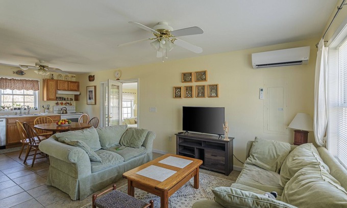Old Lyme Cottage | great for families, large yard, seeking 25-26 academic renters - 2400sf