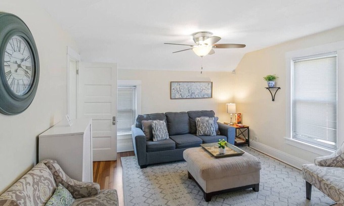Libertyville Apartment | Great for families DT Libertyville Near Naval Base