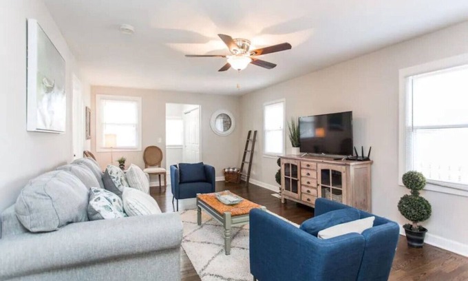 Libertyville Apartment | Great For Families DT Libertyville near Naval Base