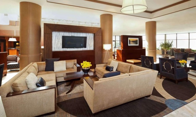Alexandria West House | Great for Vacation Destination! 3 Spacious Units, Pool, Onsite Restaurant